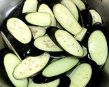 抱えて食べたいなすとピーマンの甘味噌炒め作り方1写真