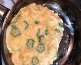 オクラとマーガリンとみりんと牛乳の卵焼き作り方4写真