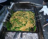 辛いが病みつき！簡単！にらラー油焼きそば作り方2写真