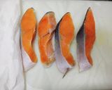塩鮭で簡単♪ムニエル。:+*.゜作り方1写真
