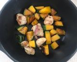 かたまり豚とかぼちゃオクラの炊き合わせ作り方1写真