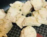 鶏肉とプチトマトのガーリック・バジル炒め作り方2写真