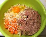 何が入っているかな？びっくりハンバーグ☆作り方1写真