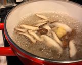 椎茸と茹で鶏の生姜スープ作り方2写真