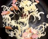 朝食にウインナーと玉ねぎレタス炒め作り方2写真