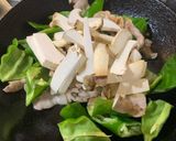 【きのこ】万願寺唐辛子と豚炒め【いれた】作り方4写真