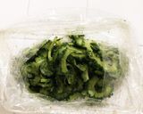 袋に入れて揉むだけ！ゴーヤの和風サラダ作り方4写真