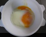 青じそ＆プチトマト＆そぼろ＆半熟卵の丼作り方3写真