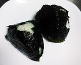 青じそ(またはパクチー)とツナおにぎり作り方5写真