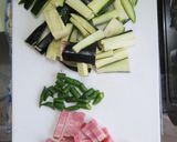 ベーコンと夏野菜と青唐辛子の簡単パスタ作り方2写真