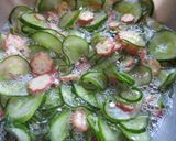 きゅうりと赤オクラの酢の物作り方4写真