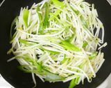 柔らか鶏むね肉ともやしで☆お好み焼き風！作り方4写真