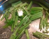 中華風牛肉と小松菜の焼きそば作り方3写真