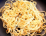 中華風牛肉と小松菜の焼きそば作り方8写真