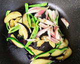 ご飯が進む夏定番なすとミョウガの醤油炒め作り方4写真