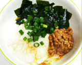簡単！わかめと納豆の釜玉風うどん♪作り方7写真