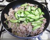 きゅうりと鶏もも肉で青椒肉絲風〜♪作り方5写真
