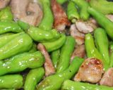 豚肉としし唐の炒め物作り方5写真