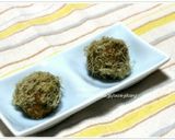 お椀に入れてお湯を注ぐだけ！みそまる作り方3写真