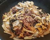 牛肉と玉葱を、赤ワインとクミンで纏める作り方2写真