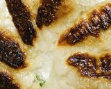 レトルト餃子●はねつきで焼く餃子作り方3写真