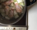 ダシで減塩♡冬瓜と鶏手羽元のスープ作り方2写真