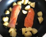 簡単、鮭とじゃがバター炒め。作り方3写真