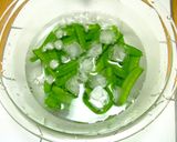 さやえんどうのマヨ胡桃和え☆作り方1写真
