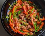 ピーマンたっぷり牛肉炒めロコモコプレート作り方1写真