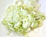 イワシ缶とネギの薄揚げ詰め作り方1写真