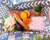 お盆お赤飯と煮物 和風弁当作り方5写真