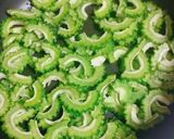 副菜　材料２つ！ゴーヤとベビーハム炒め作り方1写真