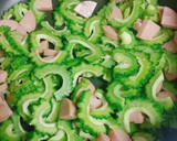 副菜　材料２つ！ゴーヤとベビーハム炒め作り方2写真