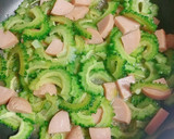副菜　材料２つ！ゴーヤとベビーハム炒め作り方3写真