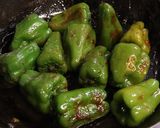 丸ごとピーマンの蒸し焼きウスターケチャ味作り方5写真