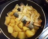 鯖の水煮缶とじゃがいも煮。:*:★作り方6写真