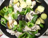 豚ばら肉なすピーマン豆板醤ピリ辛味噌炒め作り方7写真