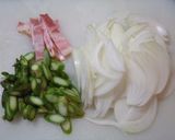 新玉ねぎのカルシウムたっぷり♪スープ作り方1写真