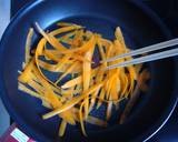 お弁当に♬ヒラヒラ人参塩麹きんぴら作り方2写真