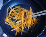 お弁当に♬ヒラヒラ人参塩麹きんぴら作り方2写真