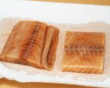 焼肉のタレでコクうま♪簡単！鮭の照り焼き作り方1写真