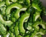 苦いから旨い❢節約つまみ❢ゴーヤ炒め作り方1写真