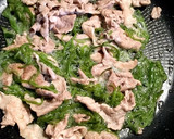 残っためかぶと豚肉と卵炒め☆作り方3写真