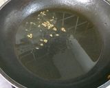オクラと玉ネギトマトペーストの炒め物作り方3写真