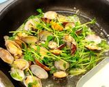 あさりと豆苗のにんにく炒め作り方4写真