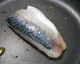 簡単！サバのフライパン焼き☆ペペロン風味作り方3写真