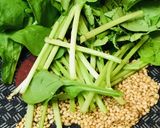 毎日の納豆●ルッコラの胡麻炒めと作り方1写真