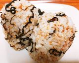 部活飯！塩昆布とおかかｄeおにぎり!作り方2写真