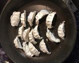 冷凍餃子でもやし豚キムチ風☆作り方1写真