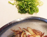 夏に美味しい！茗荷とネギの薬膳味噌汁作り方1写真